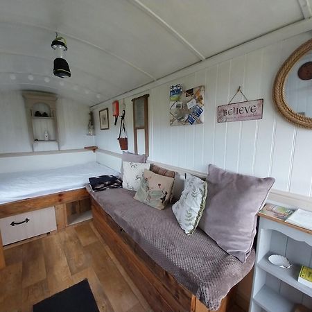 Meadowbeck - Shepherd Huts Fylingdales Dış mekan fotoğraf