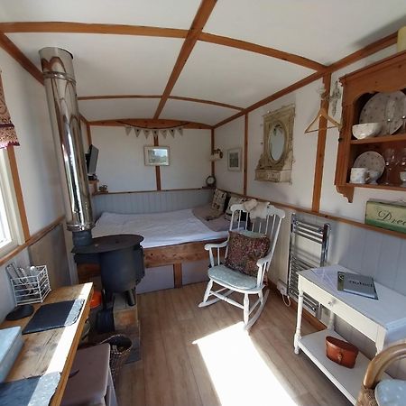 Meadowbeck - Shepherd Huts Fylingdales Dış mekan fotoğraf