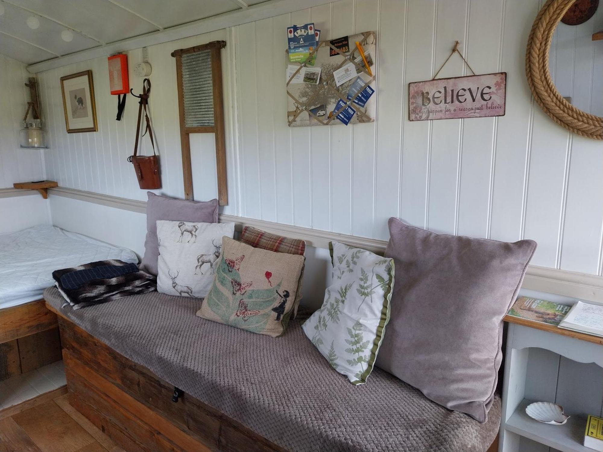Meadowbeck - Shepherd Huts Fylingdales Dış mekan fotoğraf