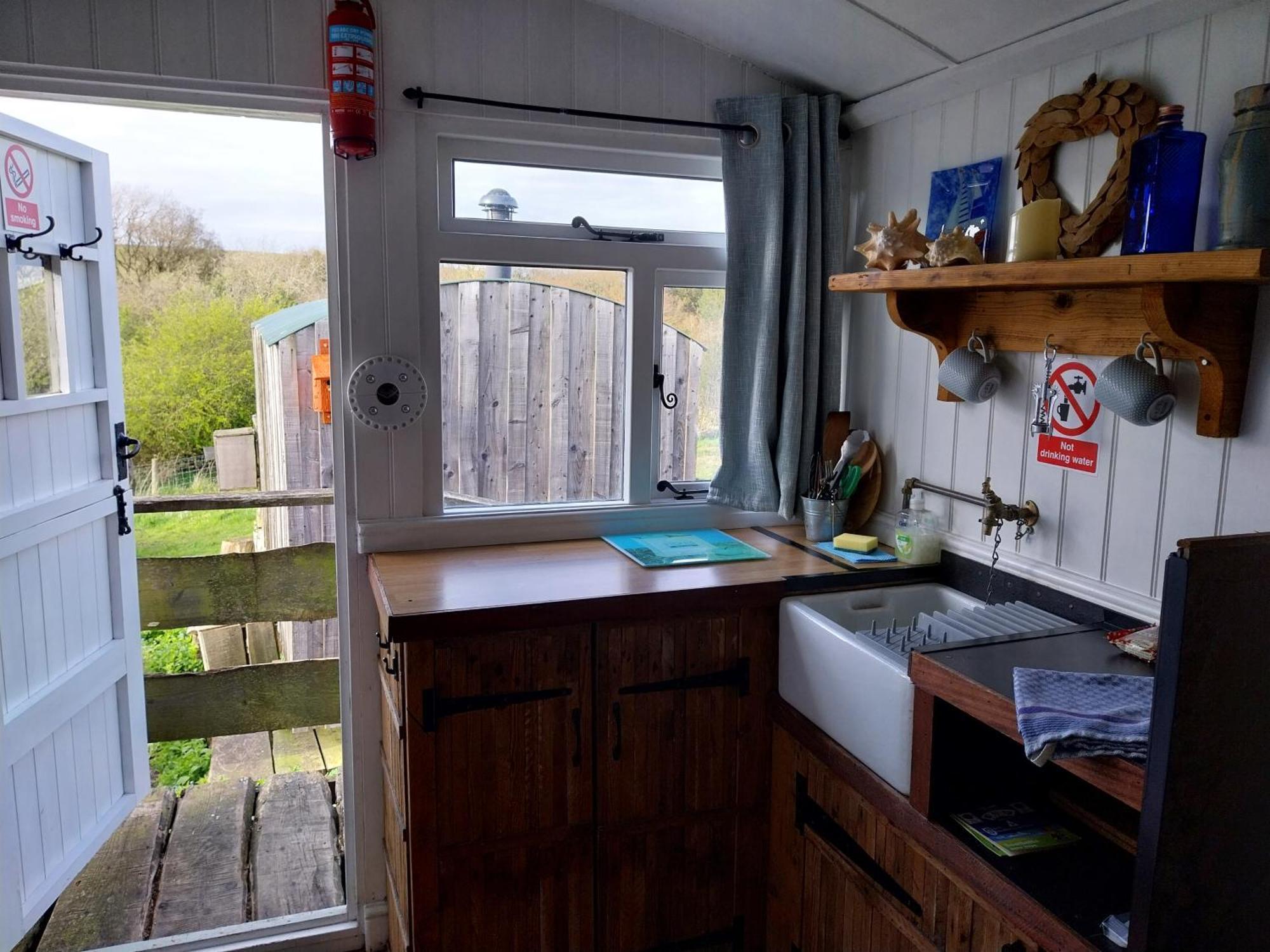 Meadowbeck - Shepherd Huts Fylingdales Dış mekan fotoğraf