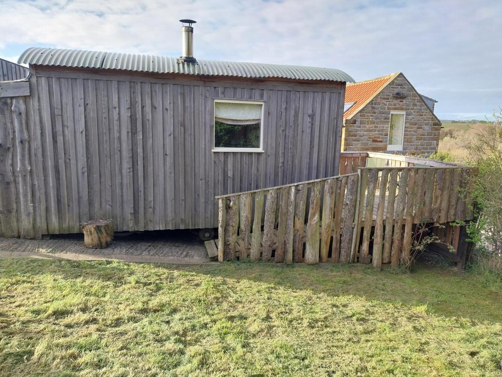 Meadowbeck - Shepherd Huts Fylingdales Dış mekan fotoğraf