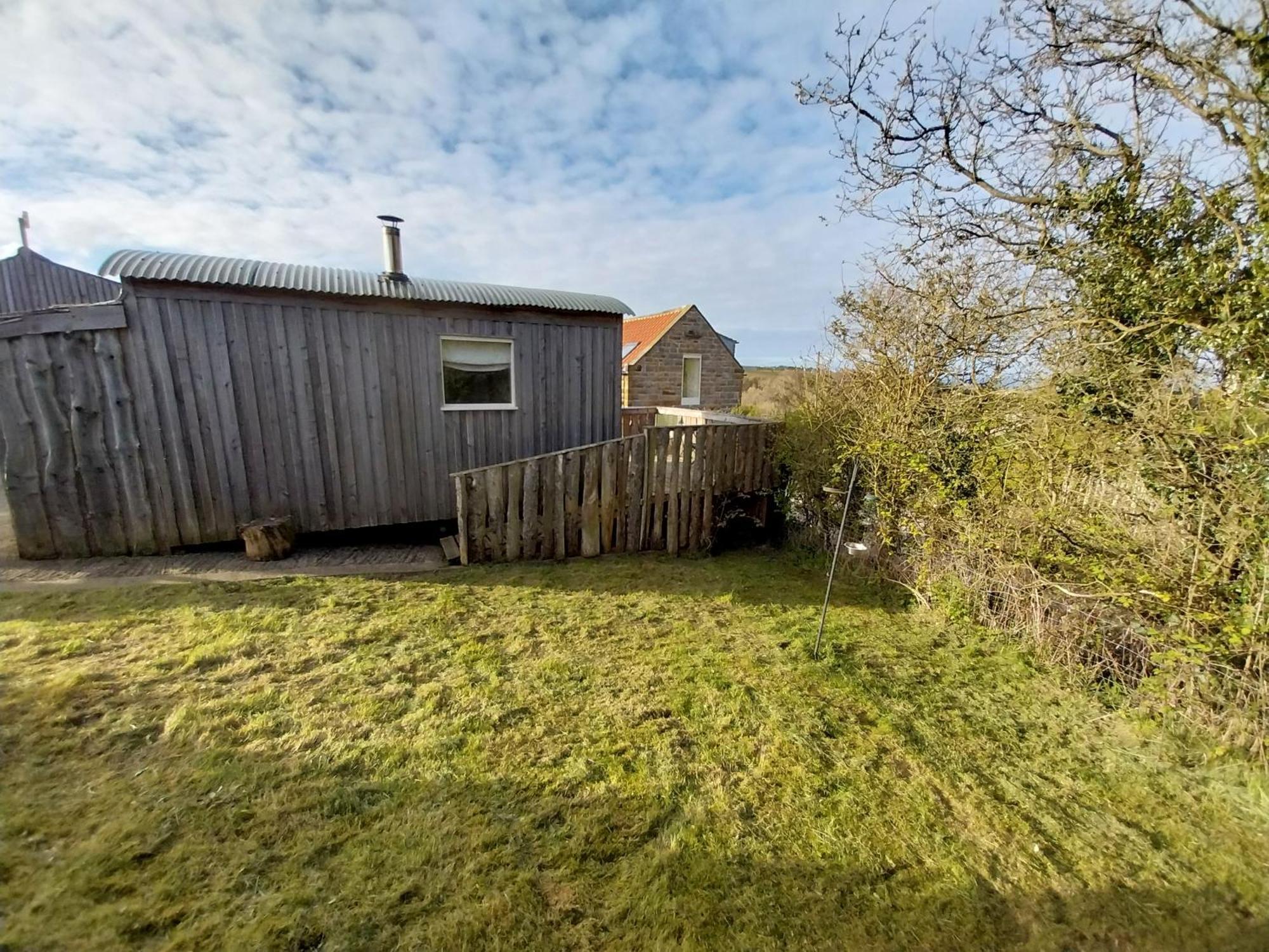 Meadowbeck - Shepherd Huts Fylingdales Dış mekan fotoğraf