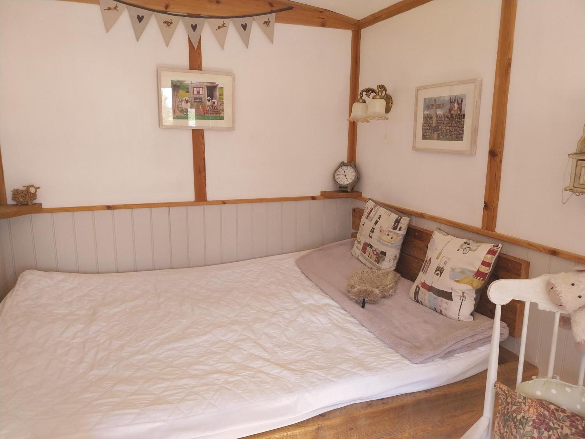 Meadowbeck - Shepherd Huts Fylingdales Dış mekan fotoğraf