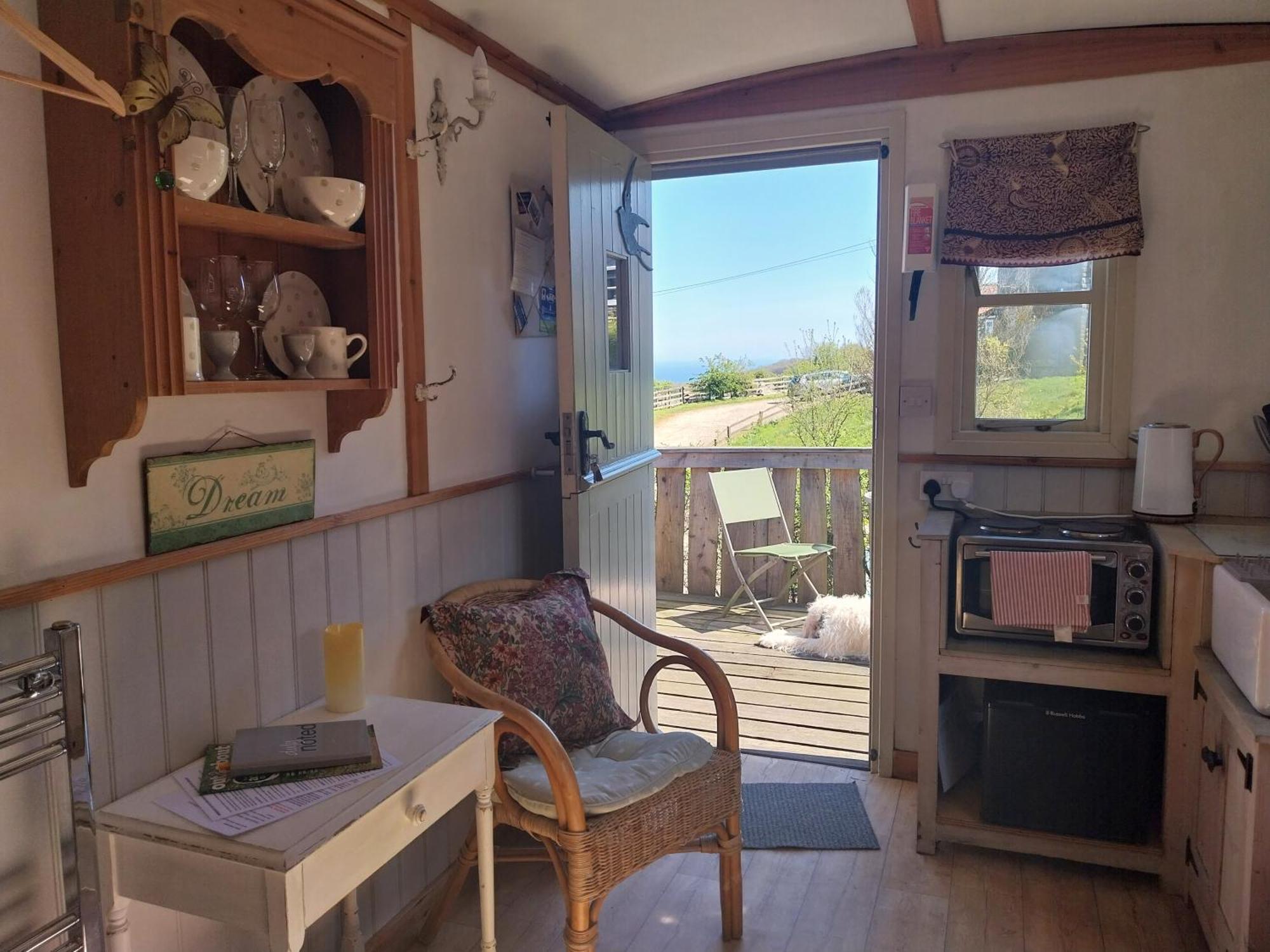 Meadowbeck - Shepherd Huts Fylingdales Dış mekan fotoğraf