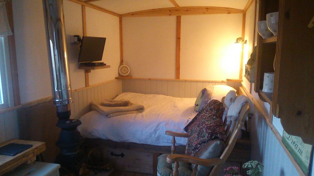 Meadowbeck - Shepherd Huts Fylingdales Dış mekan fotoğraf