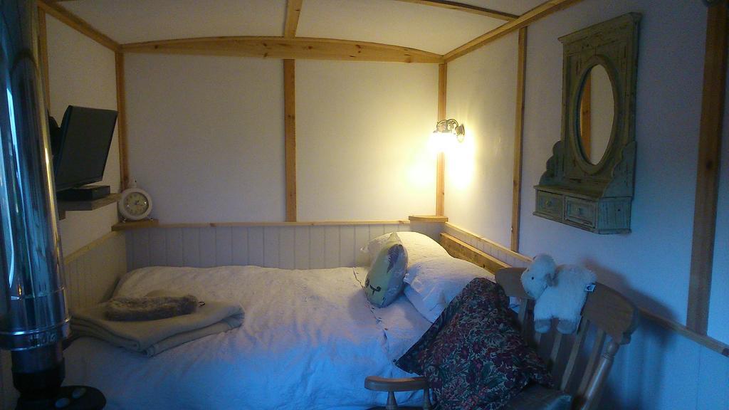 Meadowbeck - Shepherd Huts Fylingdales Dış mekan fotoğraf