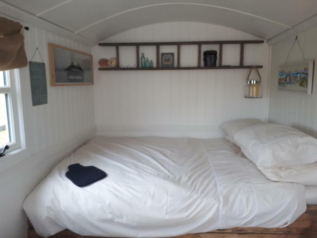 Meadowbeck - Shepherd Huts Fylingdales Dış mekan fotoğraf