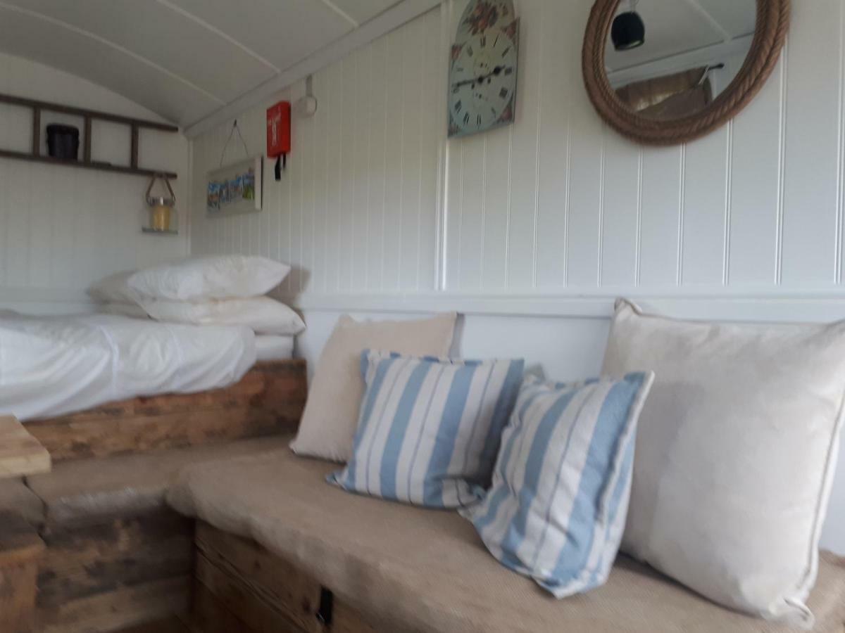 Meadowbeck - Shepherd Huts Fylingdales Dış mekan fotoğraf