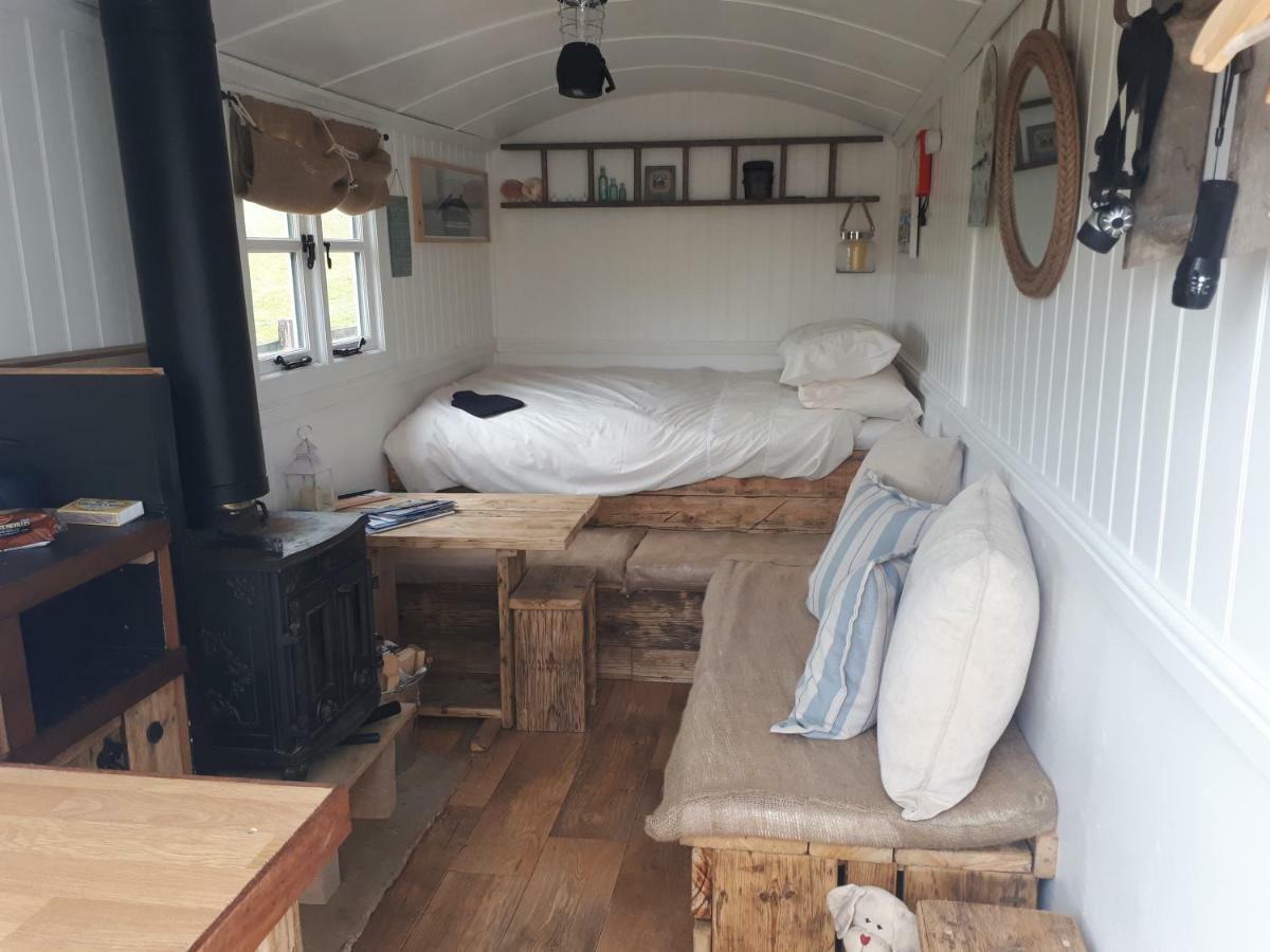 Meadowbeck - Shepherd Huts Fylingdales Dış mekan fotoğraf