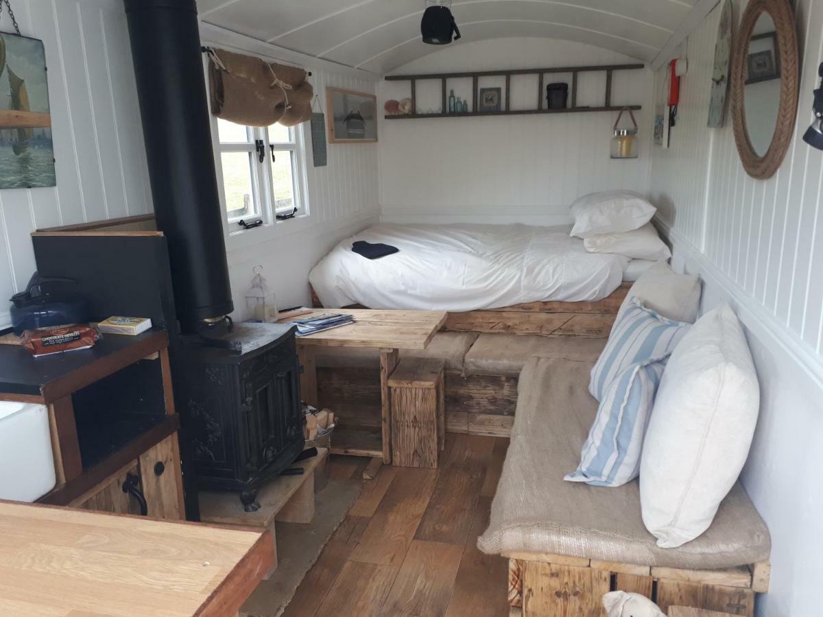 Meadowbeck - Shepherd Huts Fylingdales Dış mekan fotoğraf
