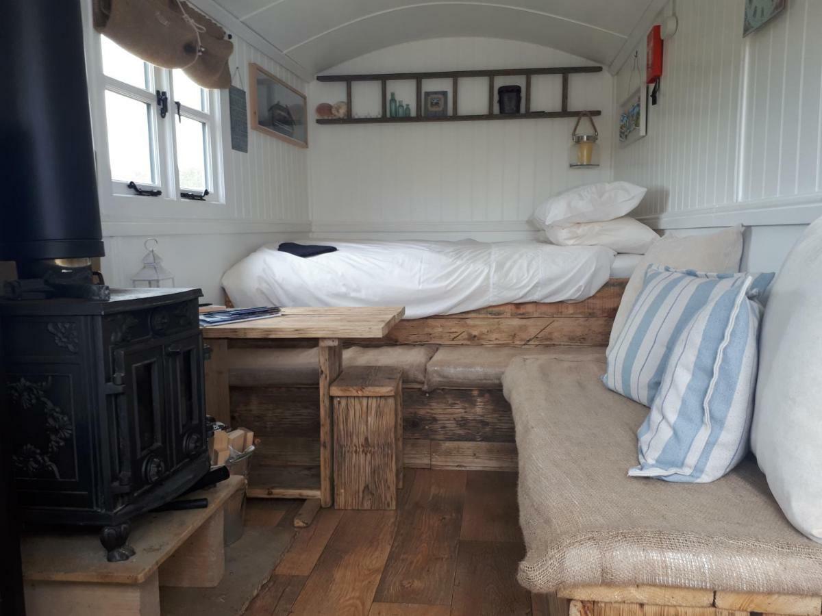 Meadowbeck - Shepherd Huts Fylingdales Dış mekan fotoğraf